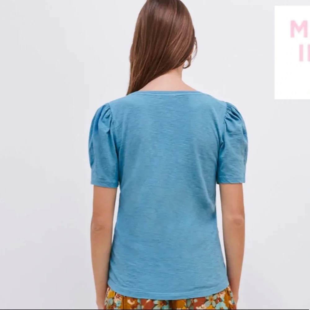 NWOT Sundry Puff Sleeve V-neck Tee - Picture 6 of 14